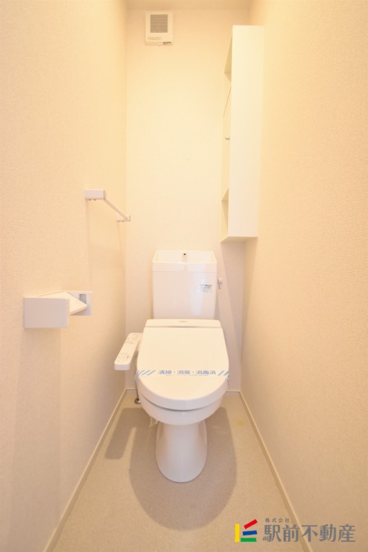 トイレ　収納つきトイレ