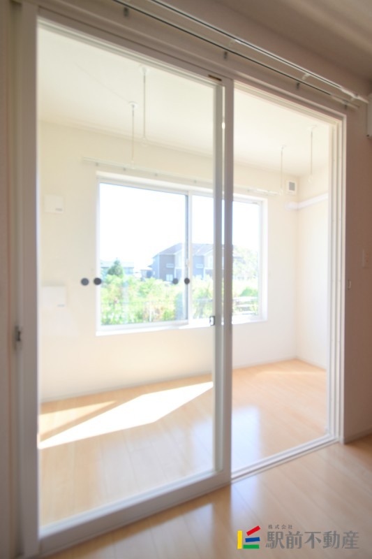 バルコニー　庭付き！！