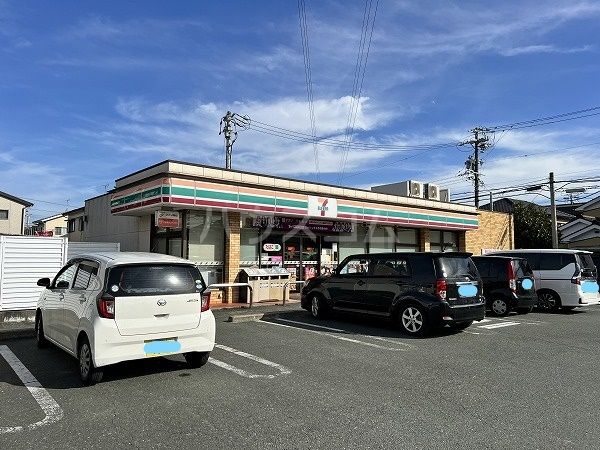 コンビニ　セブン-イレブン 豊川下野川町店（コンビニ）まで383m
