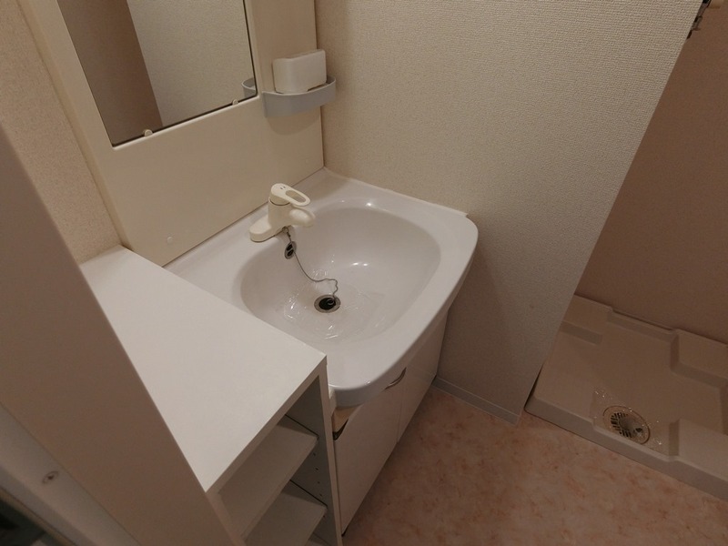 洗面設備　★独立洗面台で朝の支度もスムーズに進みます