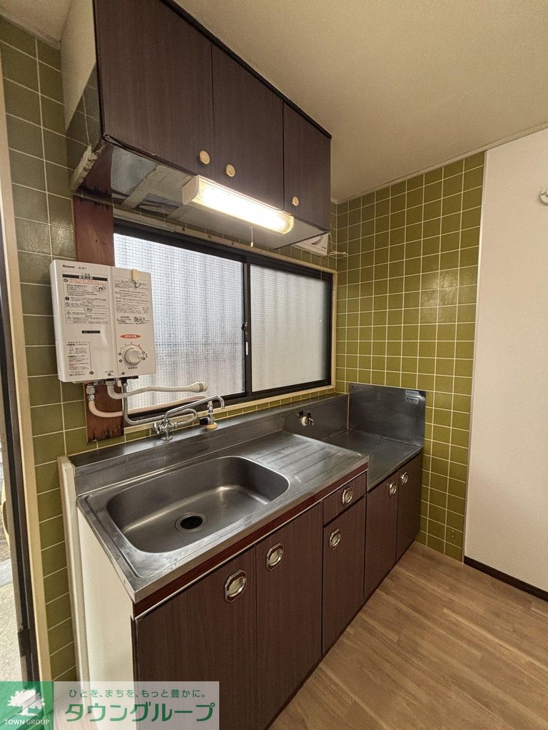 キッチン　玄関
