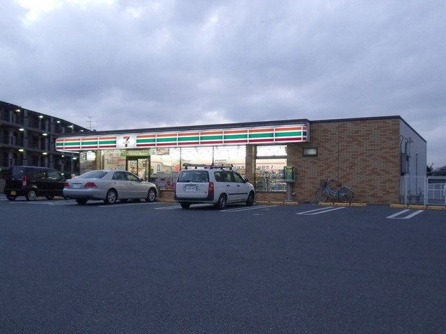 コンビニ　セブンイレブン（コンビニ）まで240m