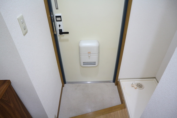 玄関　同タイプ参考写真