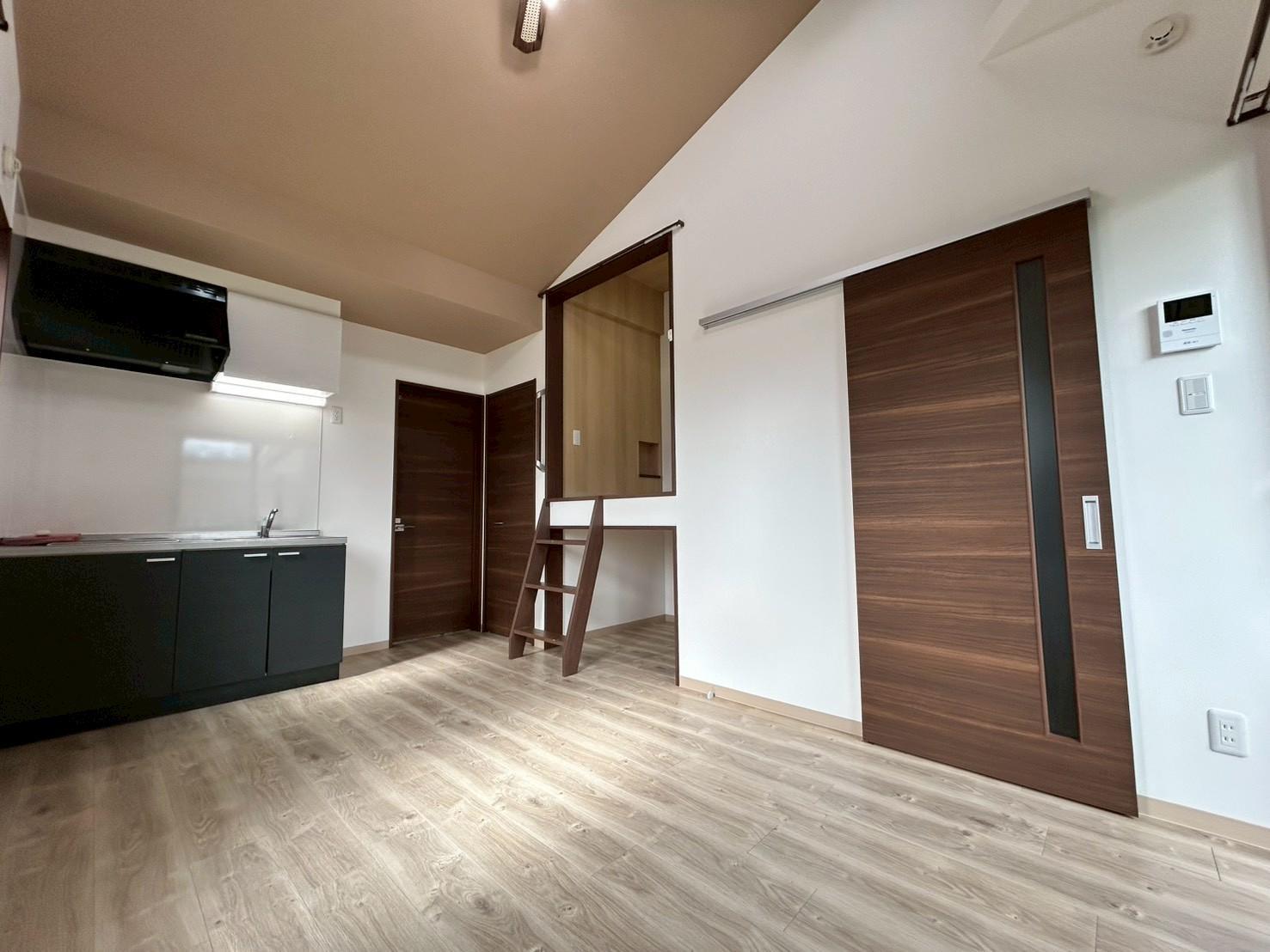 居室・リビング　洋室7.5帖の２面彩光の角部屋です