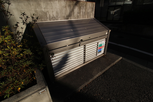 その他共有部分　敷地内にゴミ置き場があるので、朝の忙しいときに便利ですね☆