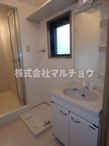 洗面設備　コンパクトで使いやすい洗面所