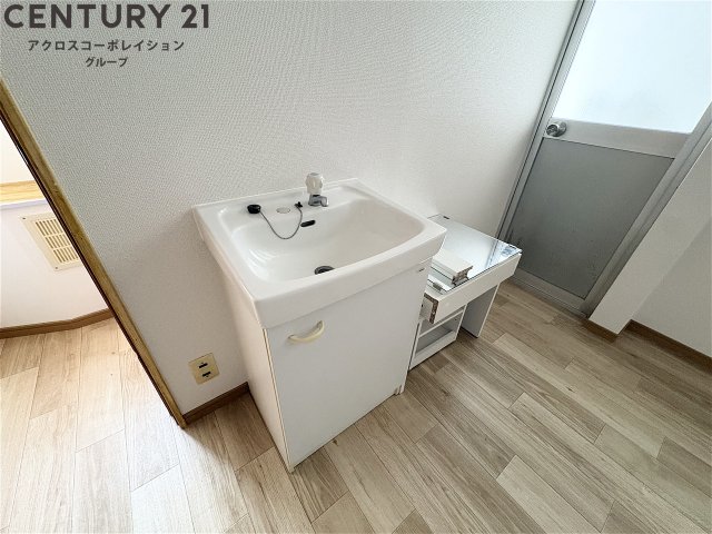 洗面設備　独立洗面台になってます！