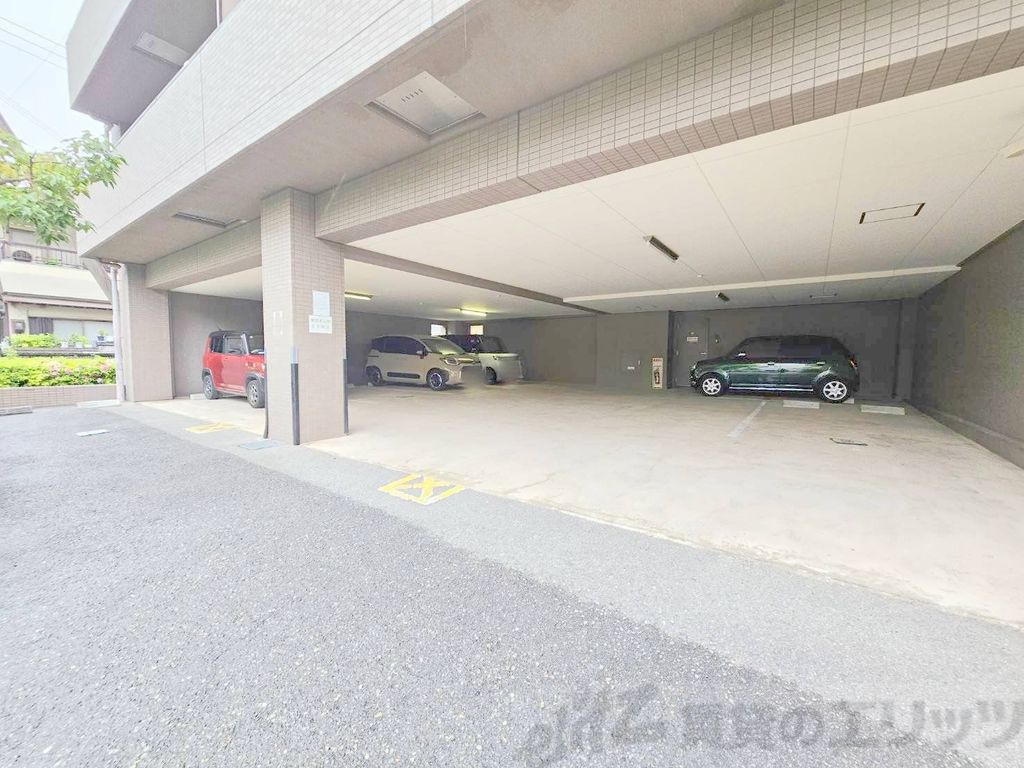 駐車場　駐車場