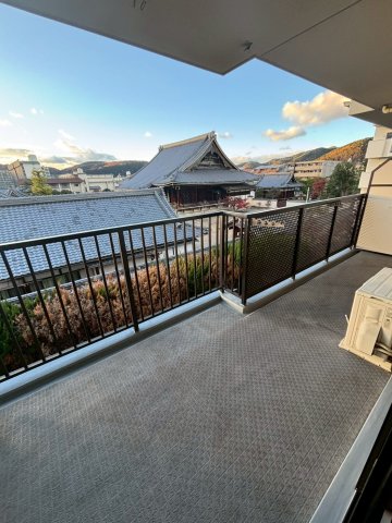 バルコニー　広々としたバルコニー