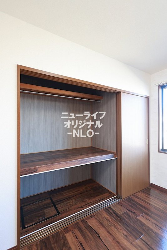 収納　◆北側洋室◆ハンガーパイプ付き収納☆