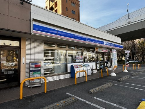 コンビニ　ローソン 中区丸の内一丁目店（コンビニ）まで558m