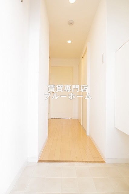 玄関　奥行きたっぷりの玄関！