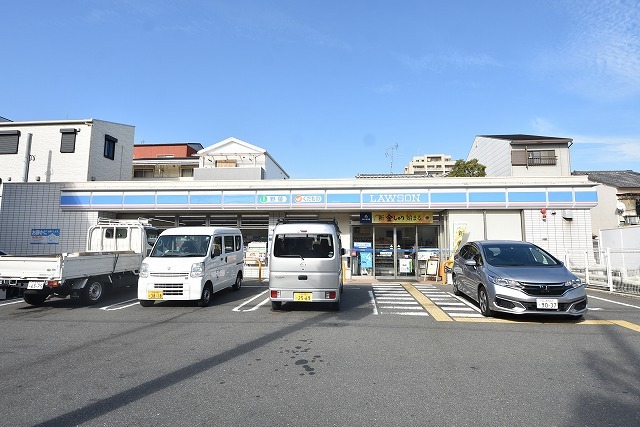コンビニ　ローソン　新喜多一丁目店（コンビニ）まで395m