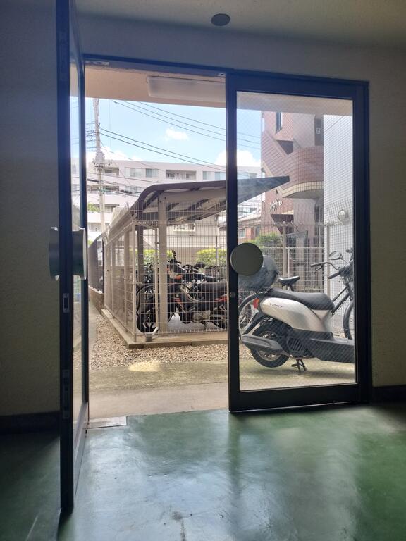 金原ビルの外観写真