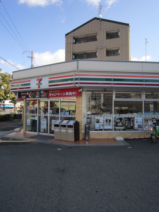コンビニ　セブンイレブン大阪岸里東１丁目店（コンビニ）まで135m