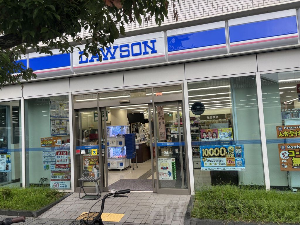 コンビニ　ローソン新大阪駅東口店（コンビニ）まで210m
