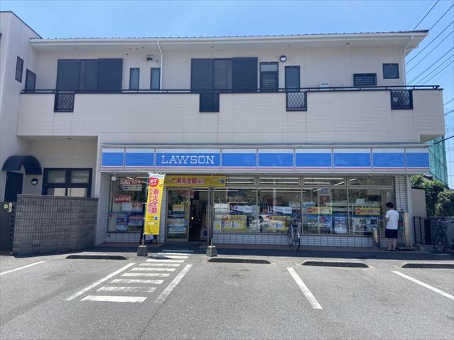 コンビニ　ローソン草加谷塚町店（コンビニ）まで611m