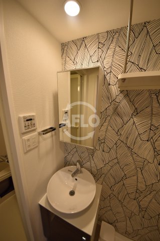 洗面設備　エスリード大阪梅田WEST　独立洗面台