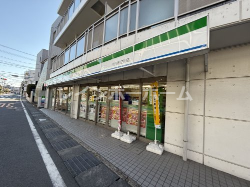 コンビニ　ファミリーマート（コンビニ）まで707m