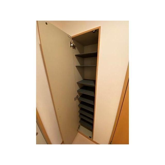 小田急線 新百合ケ丘駅 徒歩13分 2階建 築18年の玄関写真