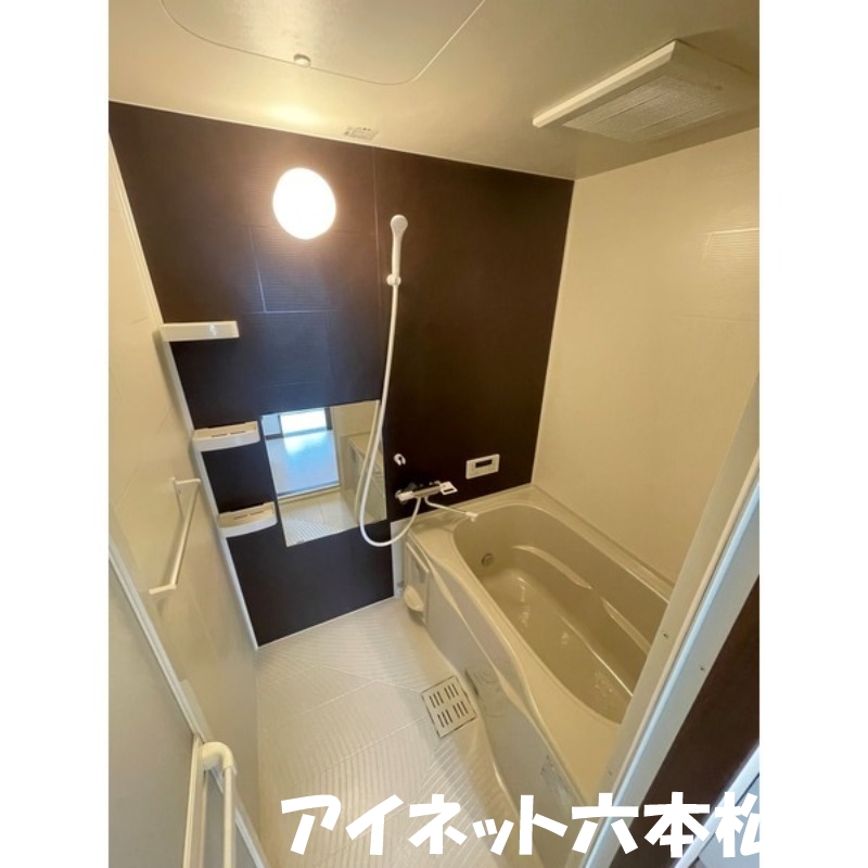 バス・シャワールーム　ゆっくり癒しましょう。