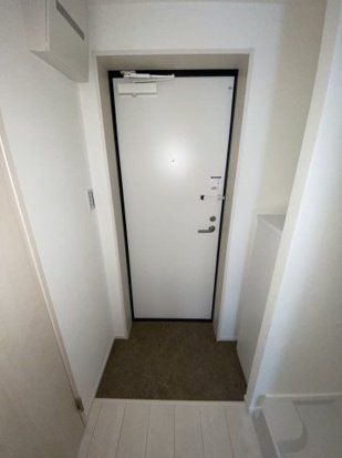 リバティ蒲田 303の玄関写真