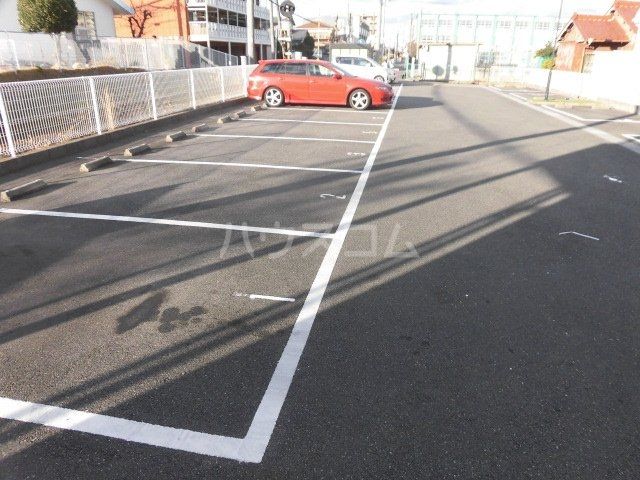 ミカーサ日永の駐車場