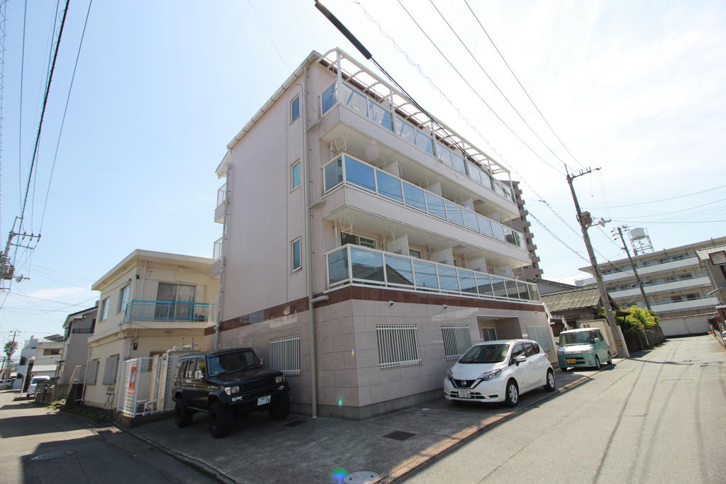 徳島市中昭和町のマンションの建物外観
