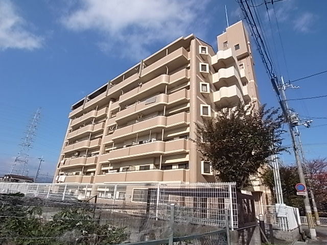 尼崎市稲葉元町のマンションの建物外観