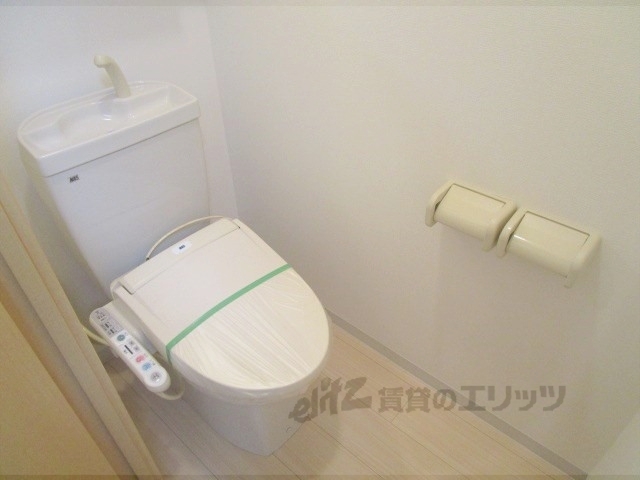 【船井郡京丹波町実勢のアパートのトイレ】