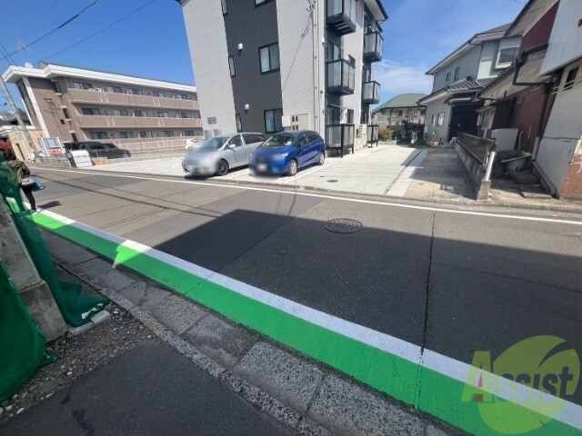 【仙台市宮城野区二の森のアパートの駐車場】