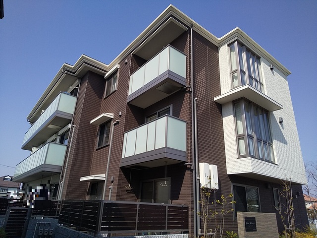 松山市三町のマンションの建物外観