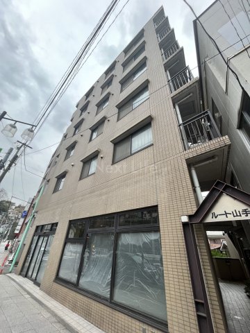 横浜市中区石川町のマンションの建物外観