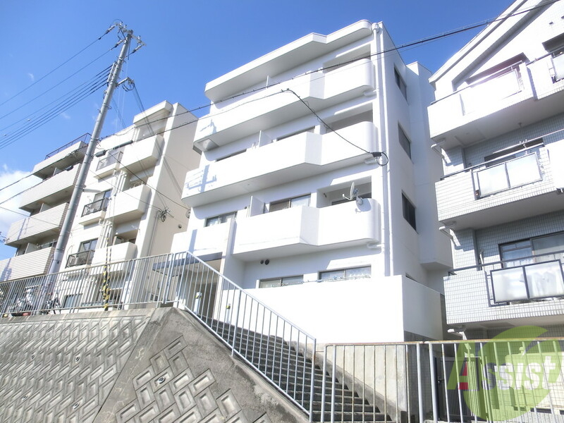 建物外観　凛とした感じの外観です。