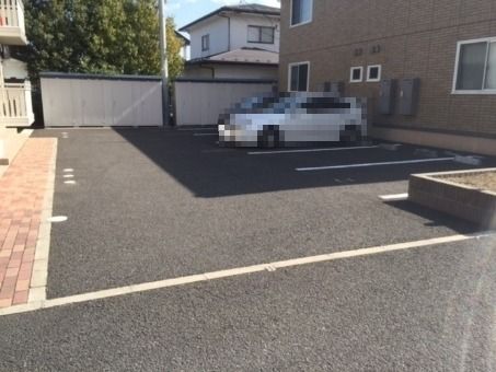 【クレセント朝日　壱番館の駐車場】