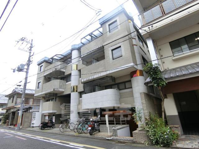 京都市中京区松本町のマンションの建物外観