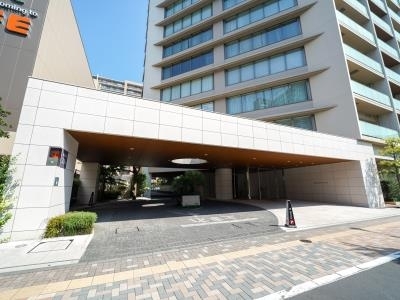 【江東区豊洲のマンションのエントランス】