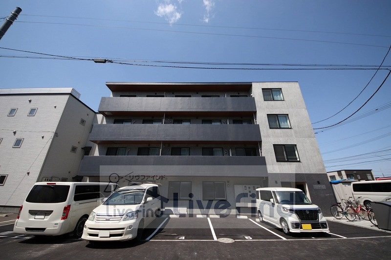 札幌市白石区本通のマンションの建物外観