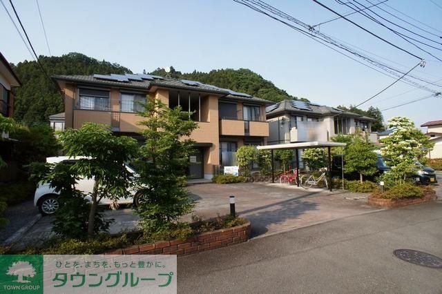 あきる野市三内のアパートの建物外観