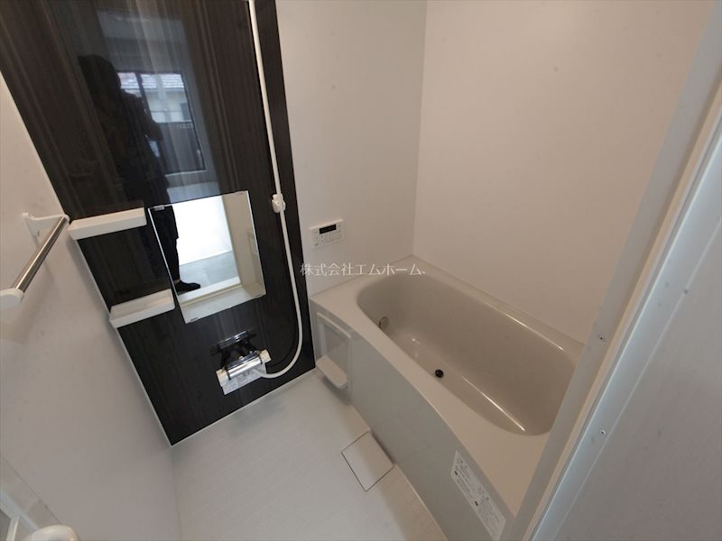 バス・シャワールーム　浴室暖房乾燥機付　追い焚き・オートバス機能付お風呂