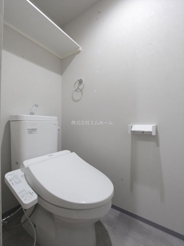 トイレ　温水洗浄暖房便座付トイレ