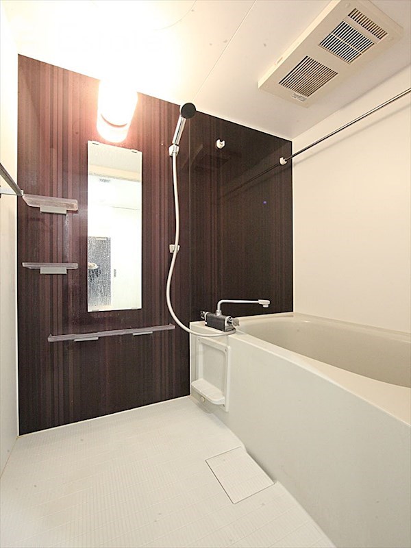 バス・シャワールーム　バスルーム