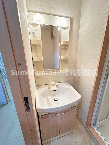 洗面設備　使いやすい洗面所です