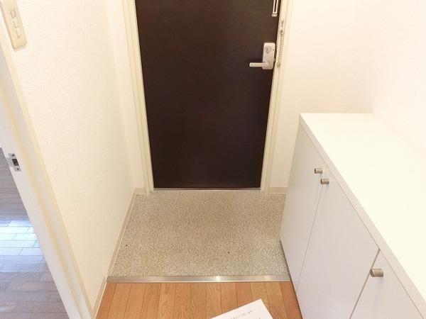 玄関　シューズボックスあり！