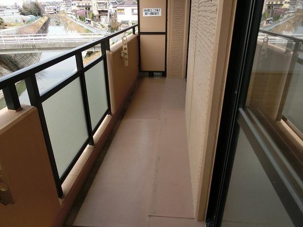 バルコニー　明るいバルコニー！