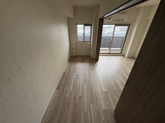 その他部屋・スペース　広くて明るい寝室