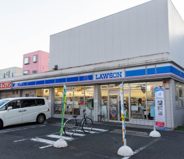 コンビニ　ローソン 足立谷在家店（コンビニ）まで485m