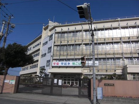 中学校　大東市立深野中学校（中学校）まで658m
