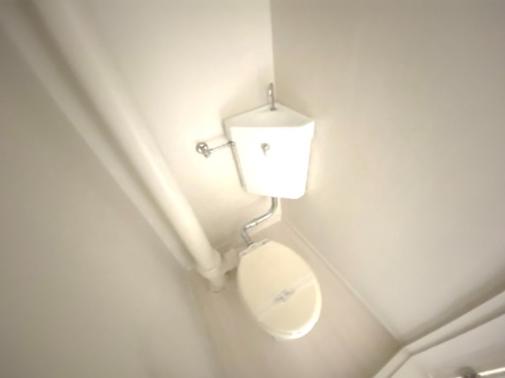 トイレ　シンプルなトイレで掃除がしやすいです＾＾