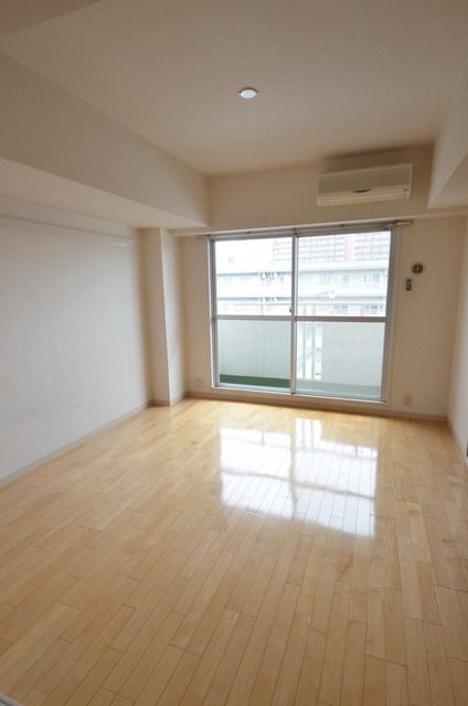 居室・リビング　★7.3帖あるお部屋です。★